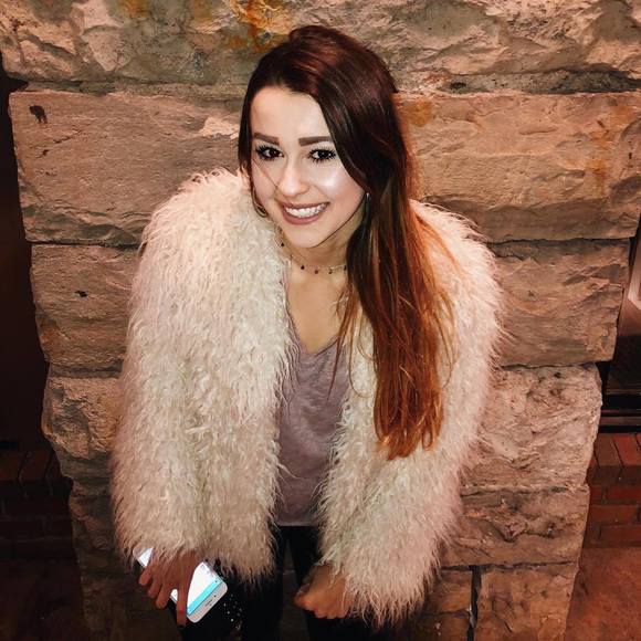 Meet your Posher, Daria - Picture 1 of 1